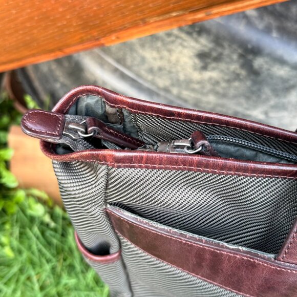 Filson Carry-On Tote Briefcase Laptop Work Bag - Picture 13 of 16